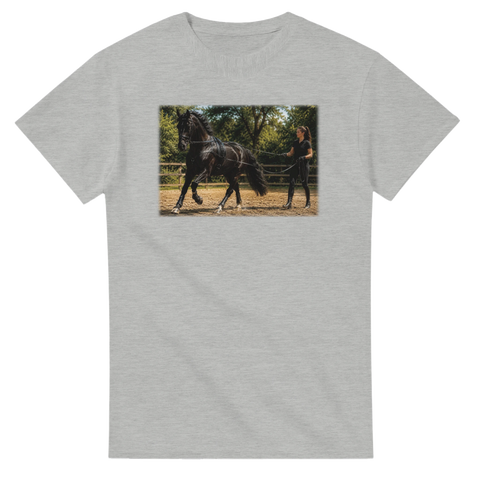 Longieren in voller Bewegung – T-Shirt
