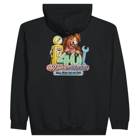 40 Jahre, null Leerlauf – Zip-Hoodie mit Rückendruck