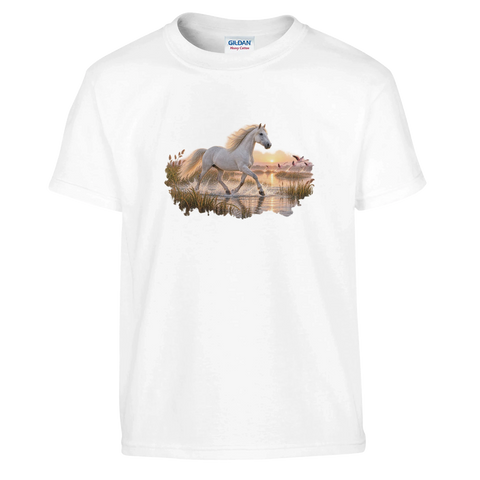 Camargue-Pferd im Flamingo-Marschland – Kinder-T-Shirt