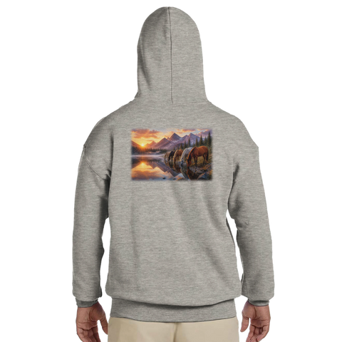 Tränke am Bergsee – Hoodie mit Rückendruck