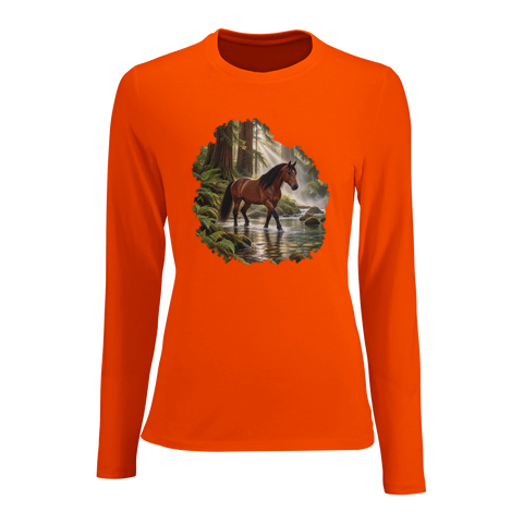 Braunes Pferd im Mammutbaumwald – Damen-Langarmshirt