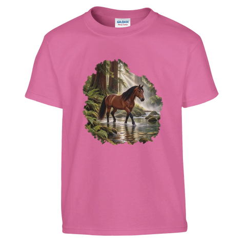 Braunes Pferd im Mammutbaumwald – Kinder-T-Shirt
