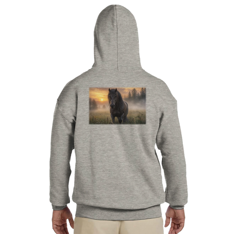 Nebelmorgen auf der Wiese – Hoodie mit Rückendruck