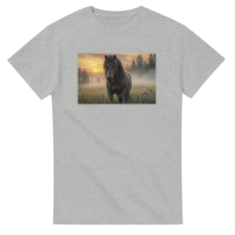 Nebelmorgen auf der Wiese – T-Shirt