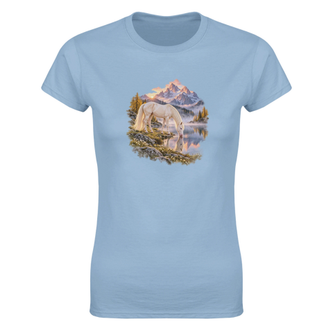 Cremello am Alpensee im Morgengrauen – Damen-T-Shirt