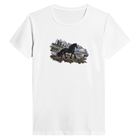 Friese zwischen Nebel und Ruinen – Performance-Shirt Damen